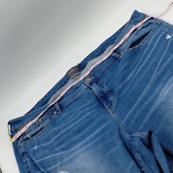 Torrid boyfriend straight vintage stretch size 26R light to medium wash - Picture 5 of 10